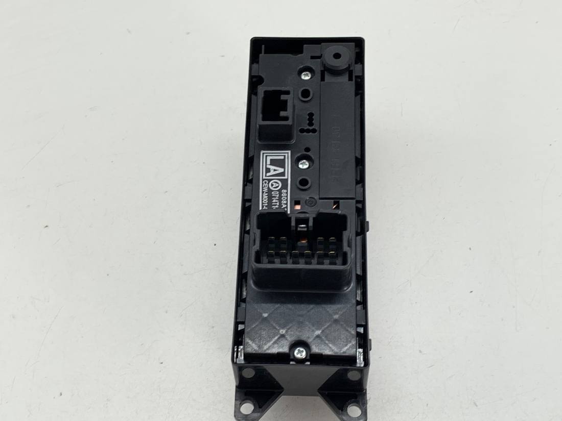Блок кнопок склопідйомників Mitsubishi Space Star 8608A241 — фото деталі 3