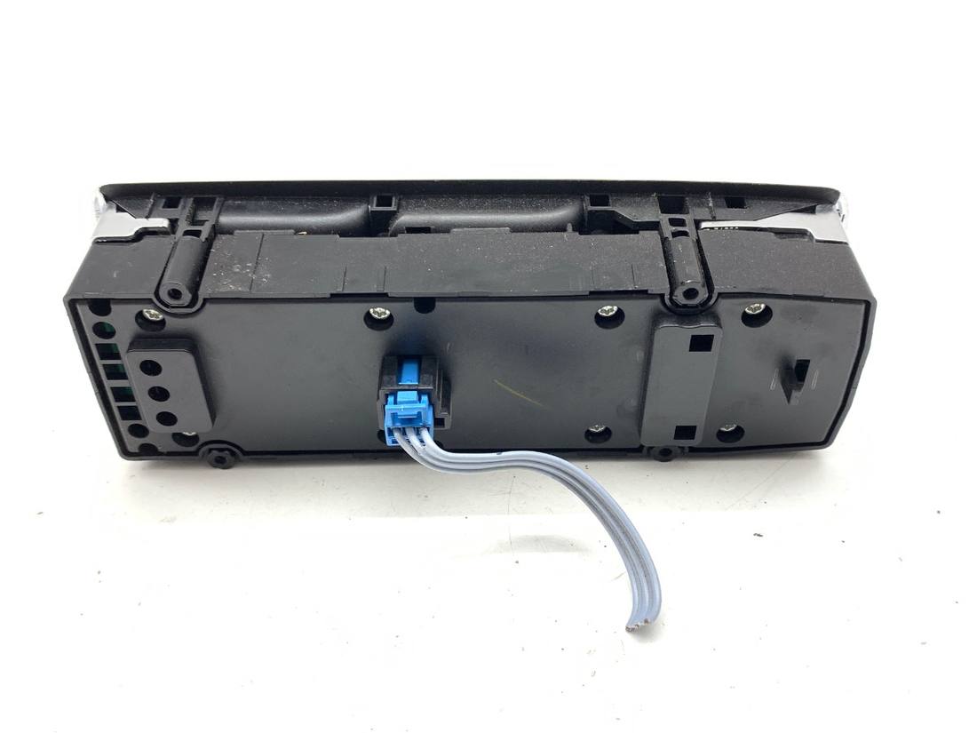 Блок кнопок склопідйомників Mercedes C W204 A2049055302 — фото деталі 2