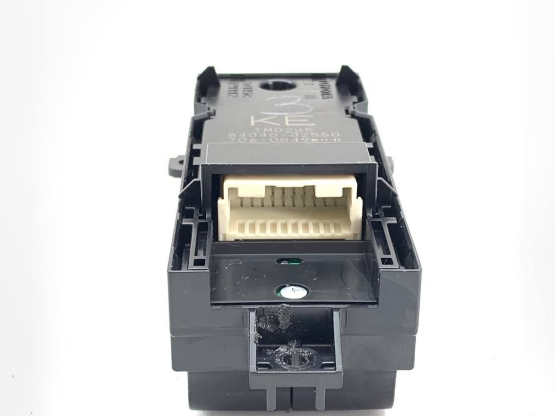 Блок кнопок склопідйомників Toyota Yaris 3 84040-02550 — фото деталі 3