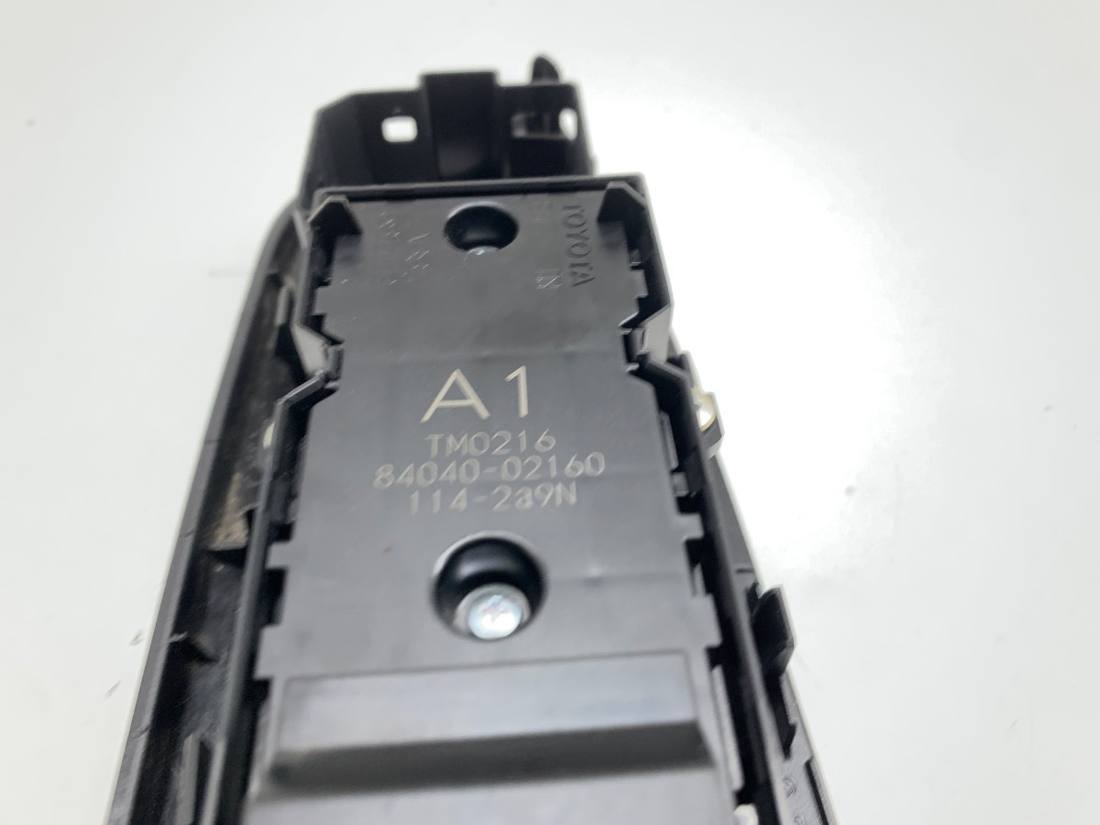 Блок кнопок склопідйомників Toyota C-HR 84040-02160 — фото деталі 6