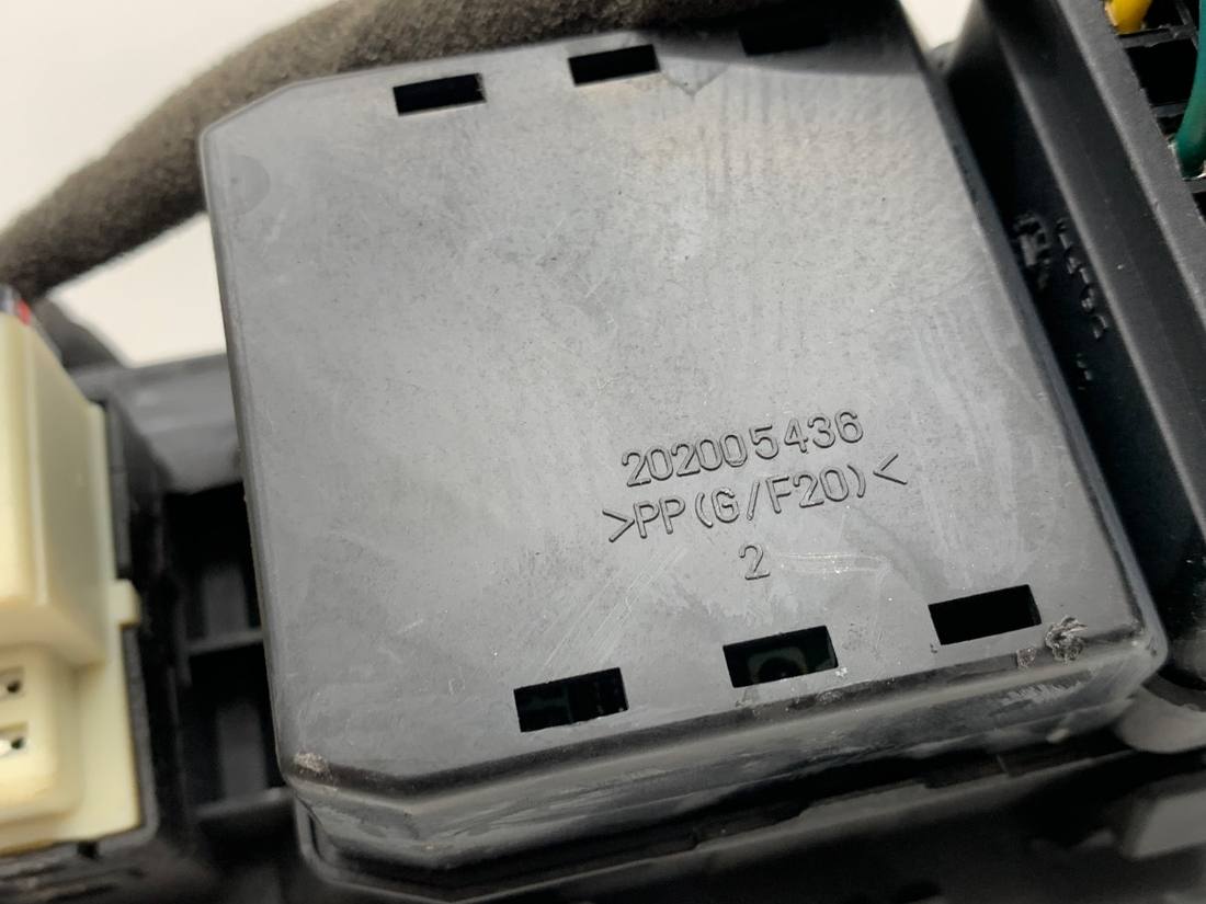 Блок кнопок склопідйомників Chevrolet Captiva 202005436 — фото деталі 3