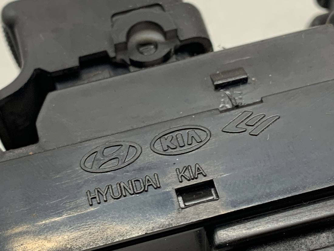 Блок кнопок склопідйомників Hyundai Tucson — фото деталі 4
