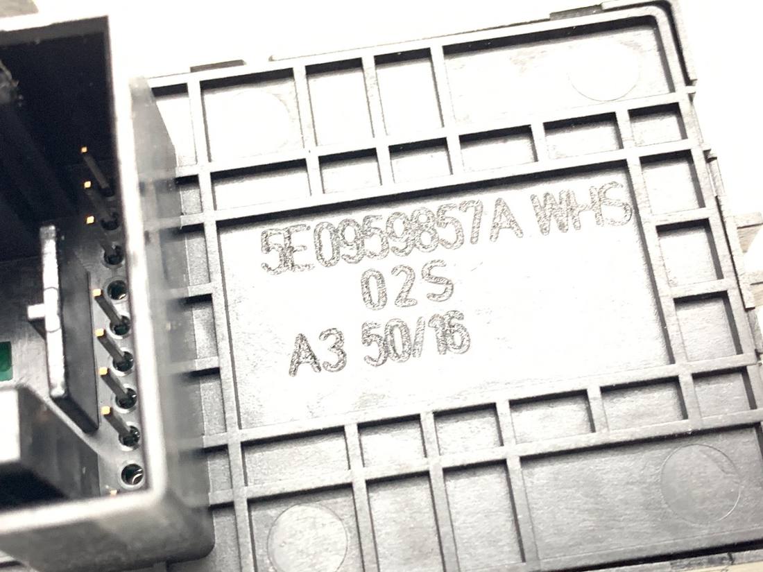 Блок кнопок склопідйомників Skoda Octavia 3 5E0959857A — фото деталі 4