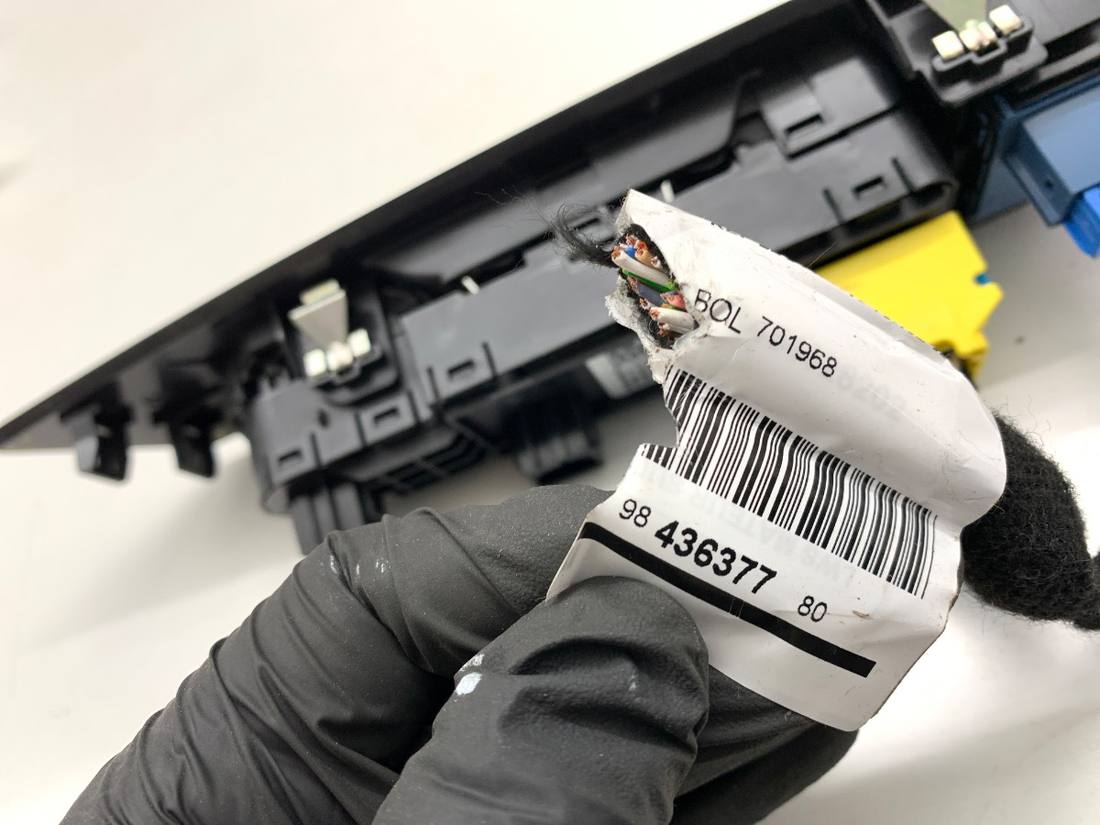 Блок кнопок стеклоподъемников Peugeot 408 98349233ZD — фото детали 4