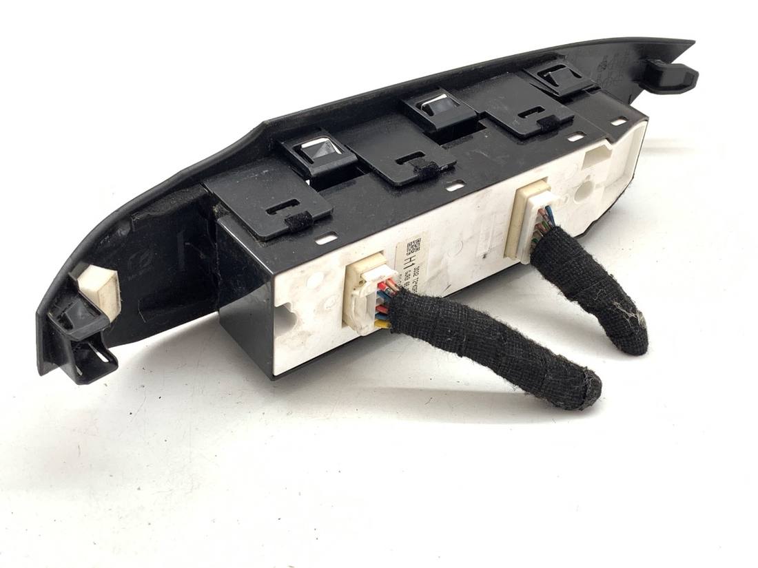 Блок кнопок склопідйомників Mazda 6 GJR966350A — фото деталі 2