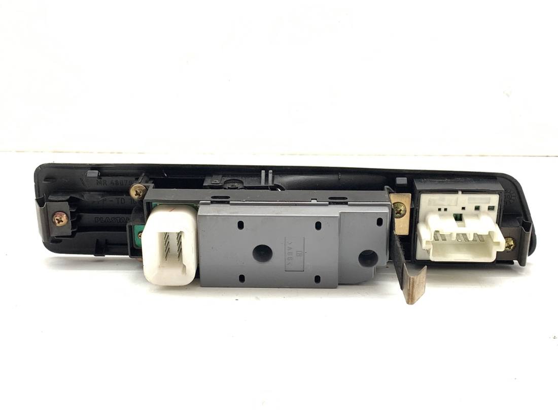 Блок кнопок склопідйомників Mitsubishi Pajero MR480791 — фото деталі 3