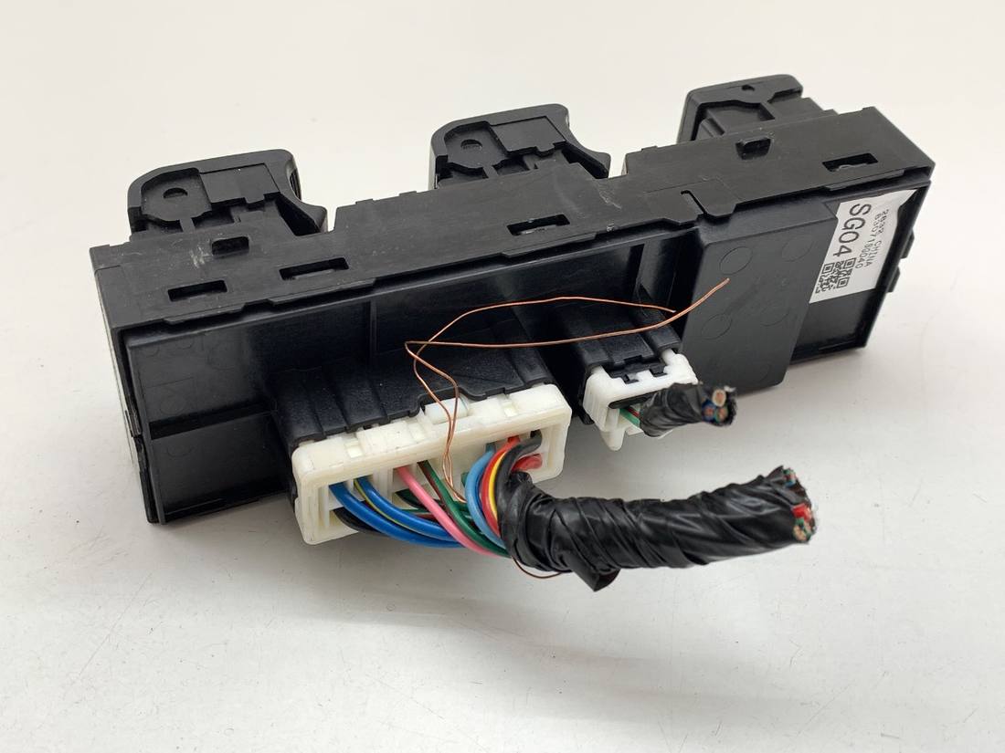 Блок кнопок стеклоподъемников Subaru Forester 83071SG040 — фото детали 2