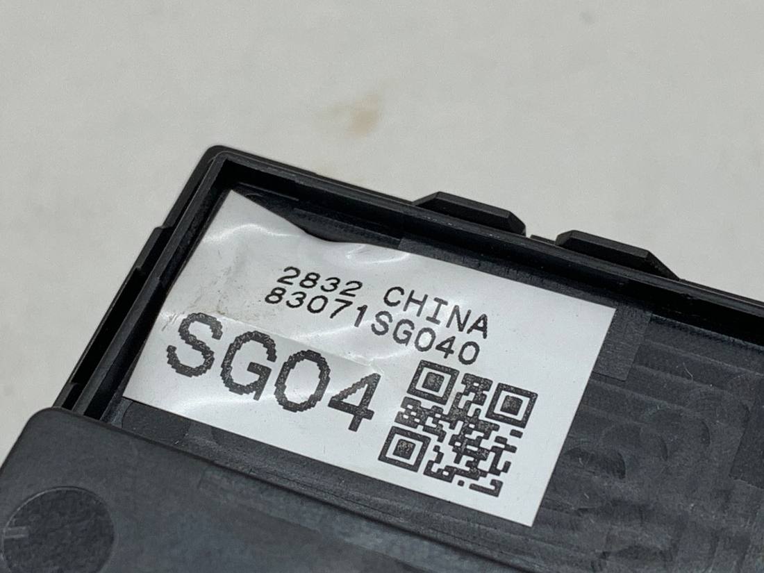 Блок кнопок стеклоподъемников Subaru Forester 83071SG040 — фото детали 3
