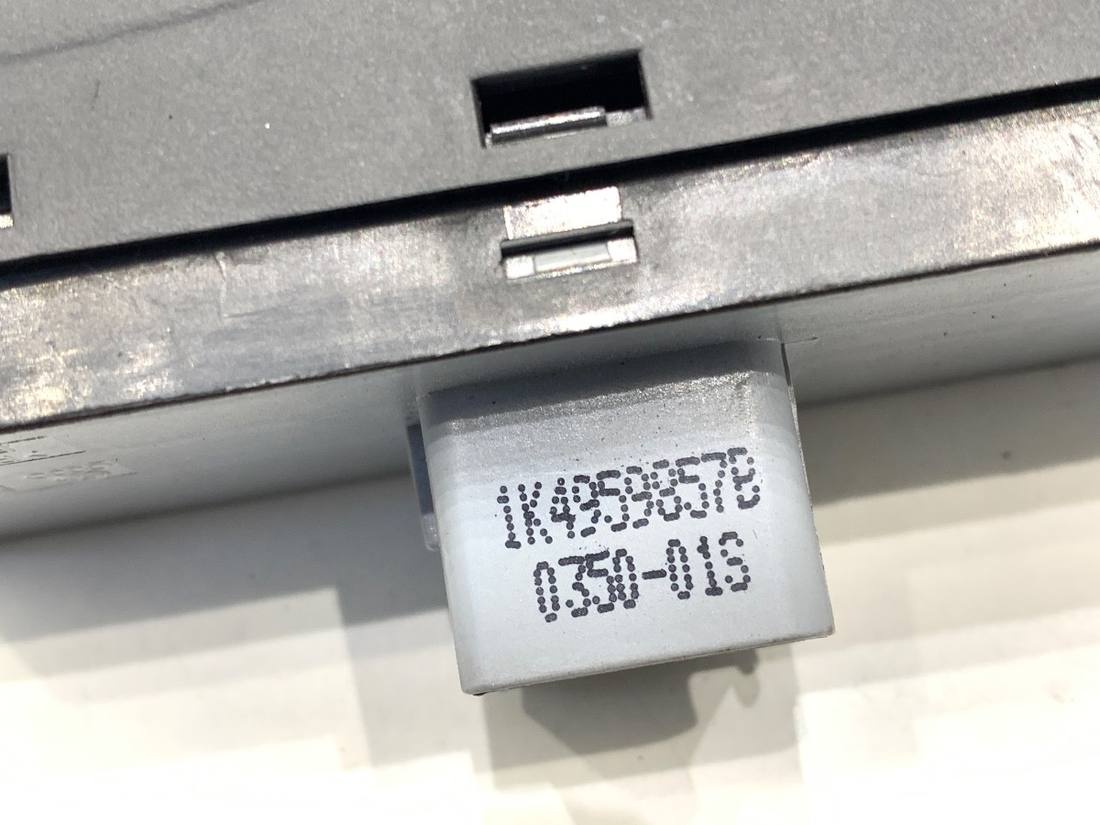 Блок кнопок склопідйомників Volkswagen Passat CC 1K4959857B — фото деталі 4