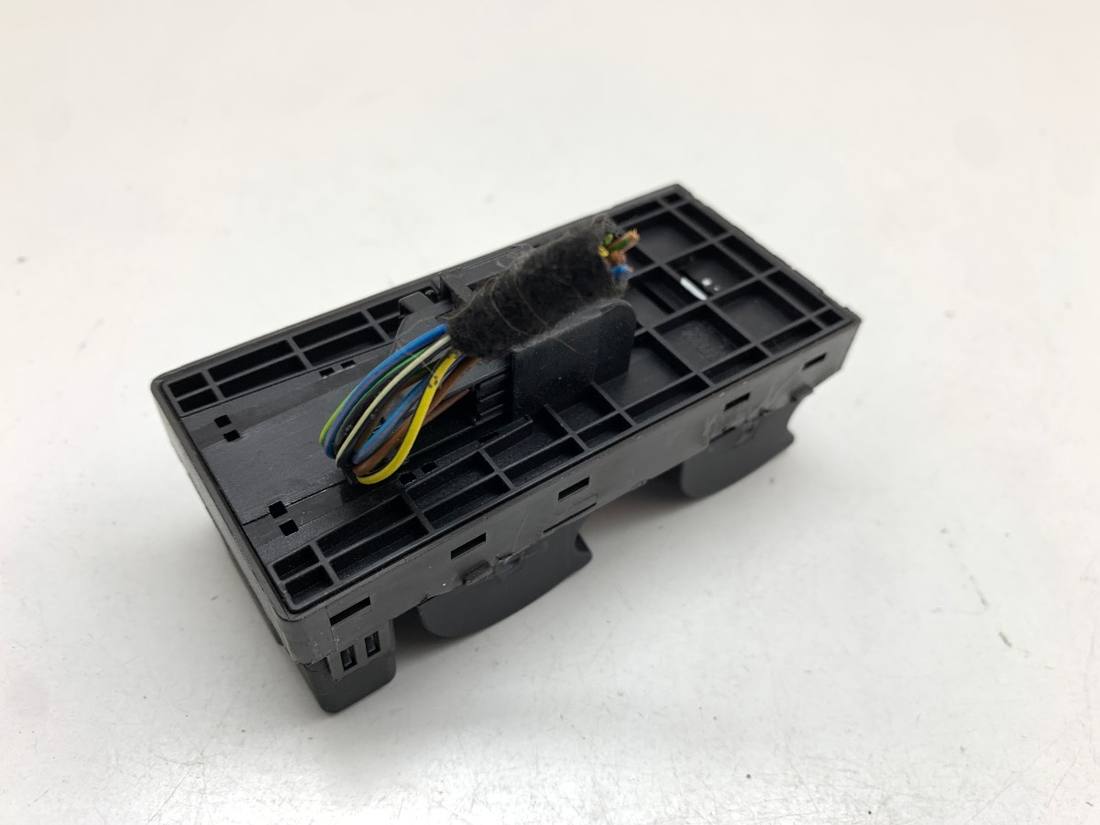 Блок кнопок стеклоподъемников Seat Exeo — фото детали 2