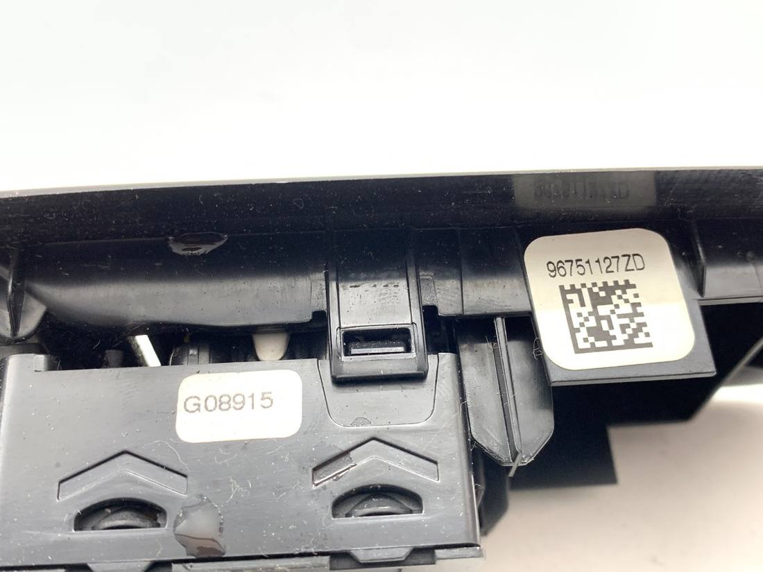 Блок кнопок склопідйомників Peugeot 208 96751127ZD — фото деталі 4