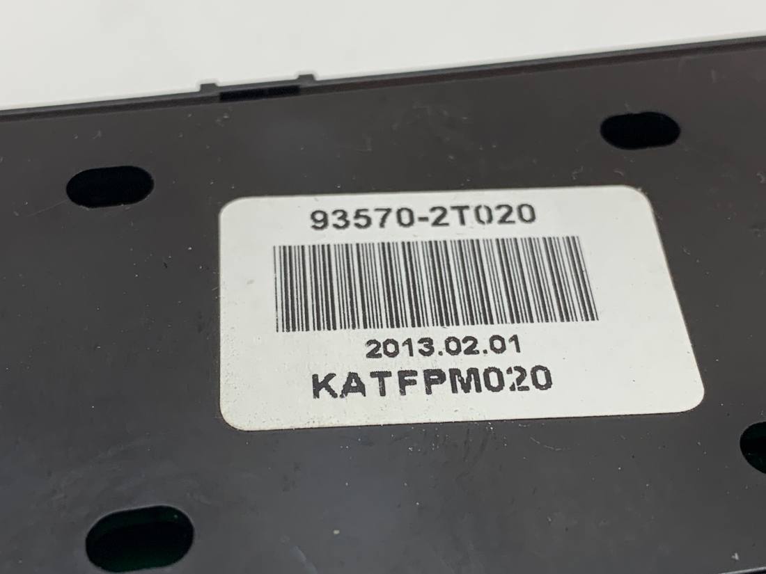 Блок кнопок склопідйомників Kia Optima 93570-2T020 — фото деталі 4