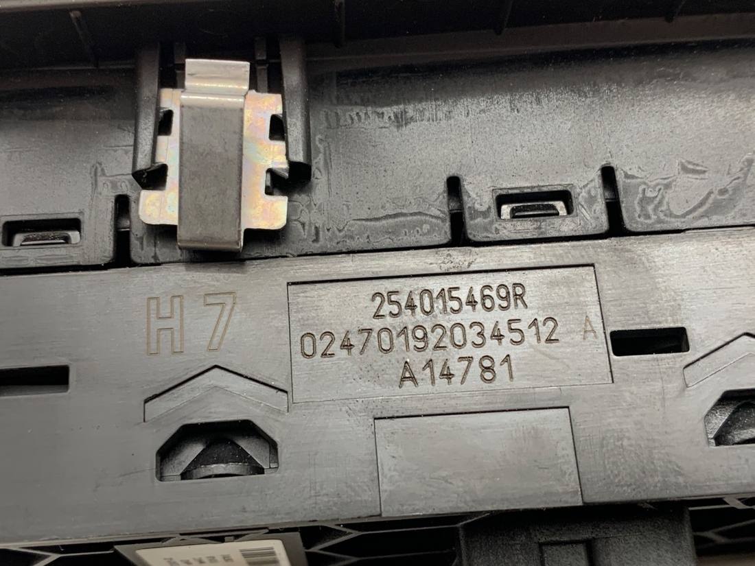 Блок кнопок склопідйомників Renault Espace 254015469R — фото деталі 5