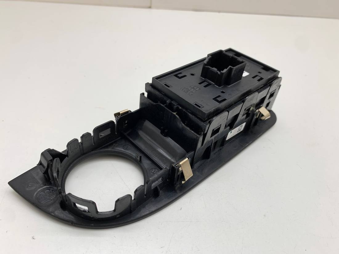 Блок кнопок склопідйомників Alfa romeo Giulietta 01561291710 — фото деталі 3
