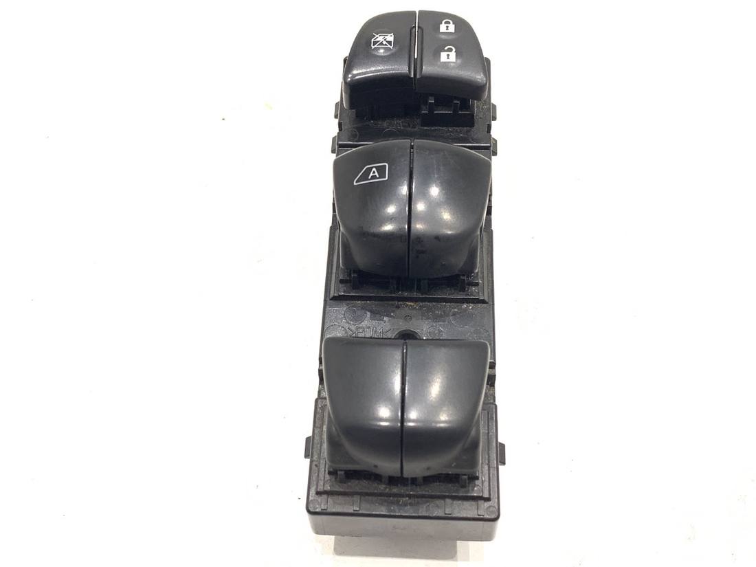 Блок кнопок стеклоподъемников Nissan Qashqai