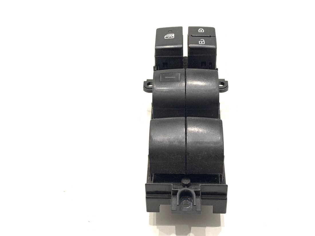 Блок кнопок склопідйомників Toyota Yaris 3 84040-0D020