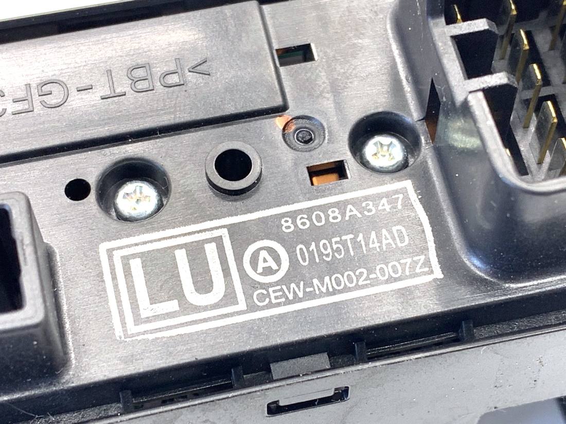 Блок кнопок склопідйомників Mitsubishi Outlander 8608A347 — фото деталі 4