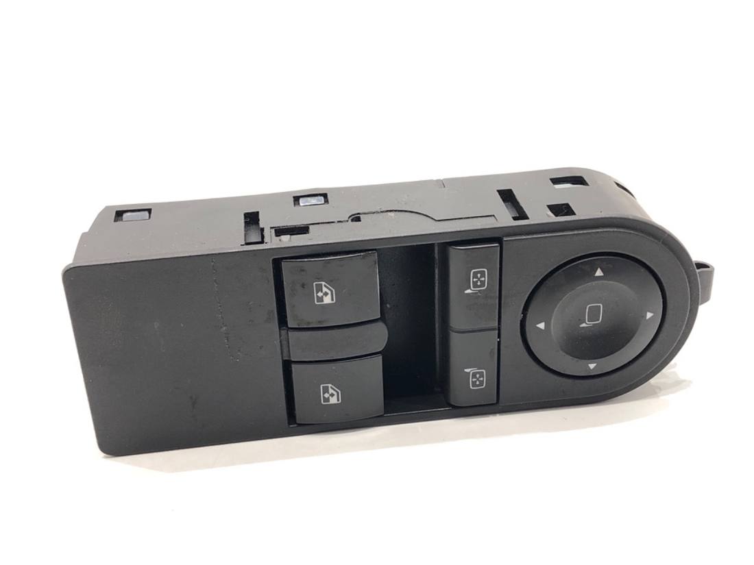 Блок кнопок склопідйомників Opel Astra H 13228706