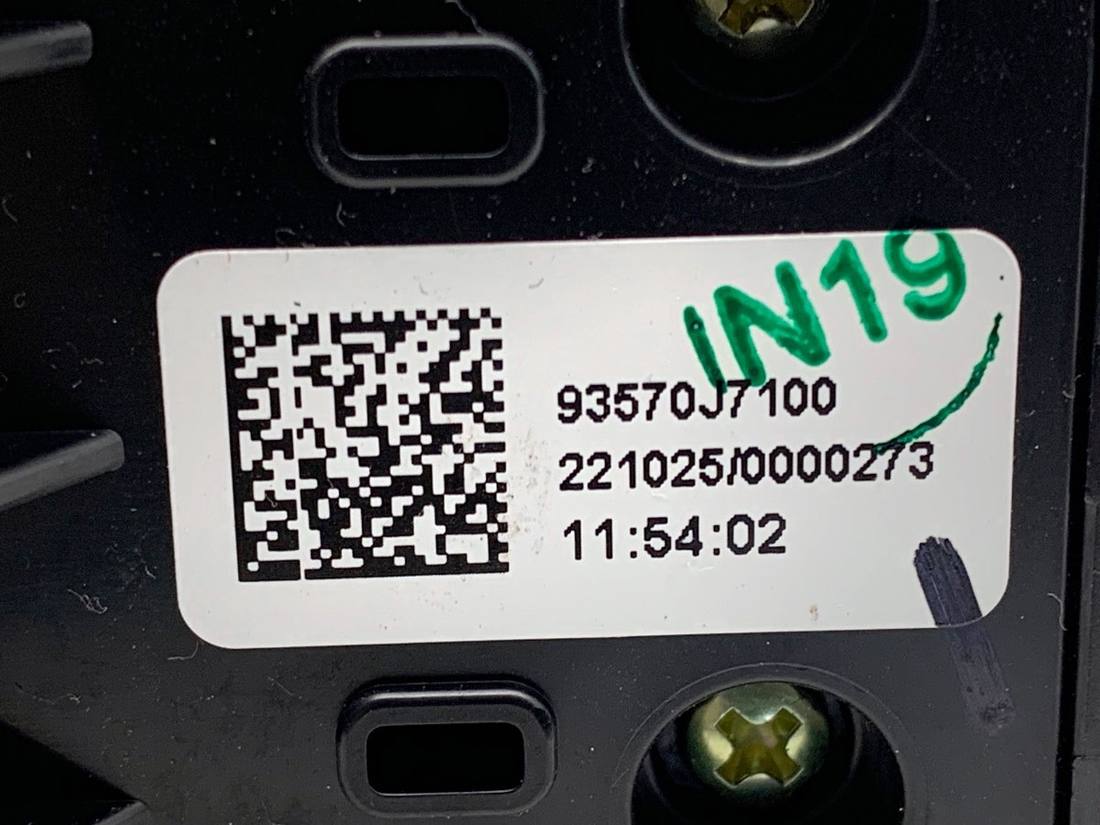 Блок кнопок стеклоподъемников Kia Ceed 93570J7100 — фото детали 4
