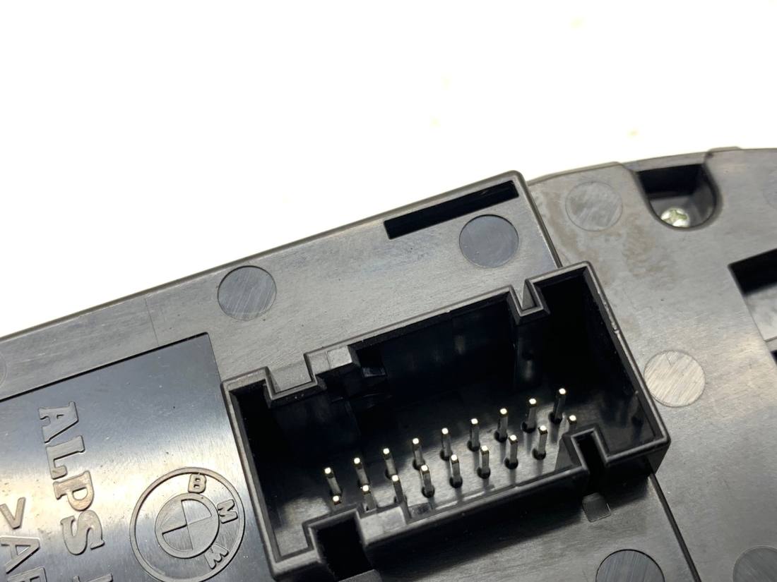 Блок кнопок склопідйомників BMW 1 E87 6952006 — фото деталі 4