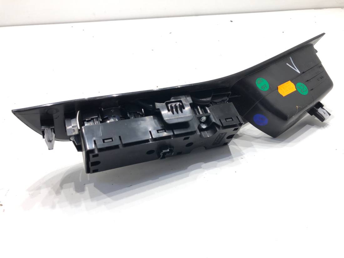 Блок кнопок склопідйомників Ford S-max DG9T-14540-DCW — фото деталі 4