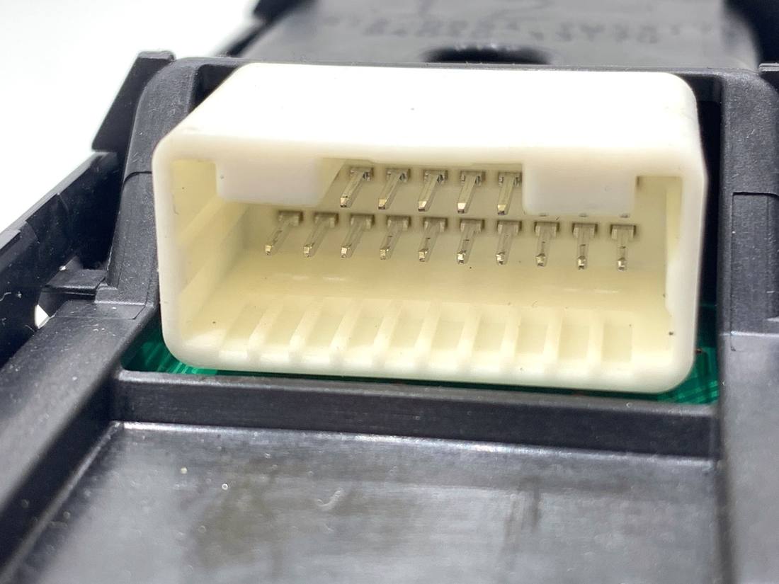 Блок кнопок стеклоподъемников Toyota Camry 84040-33170 — фото детали 4
