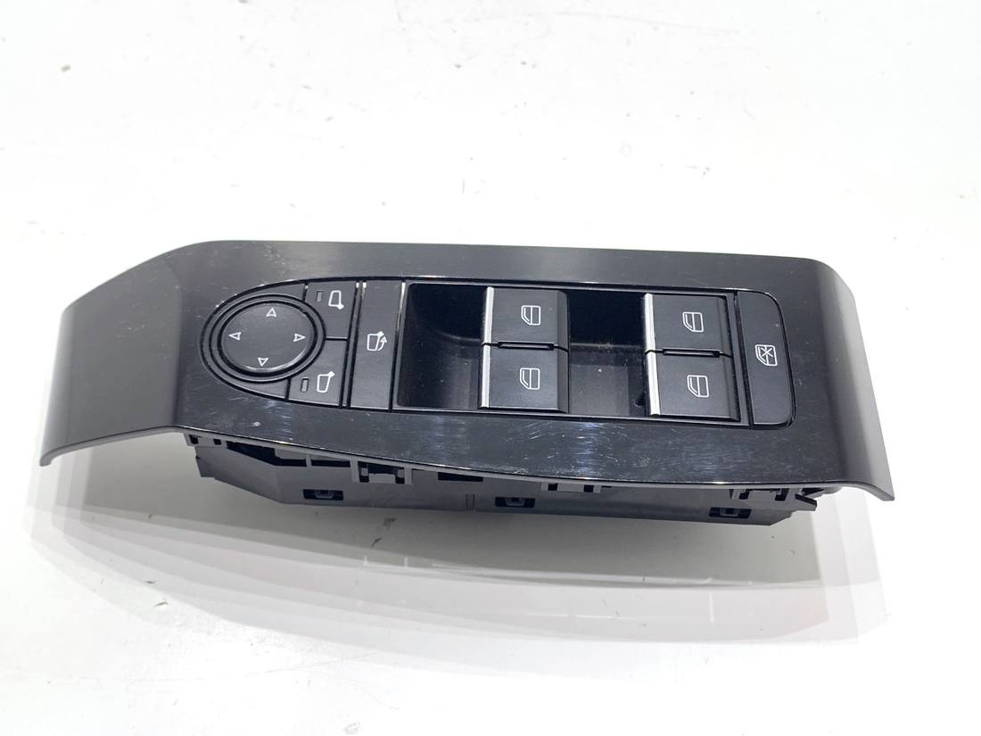 Блок кнопок склопідйомників Mazda 3 BDMC66350A