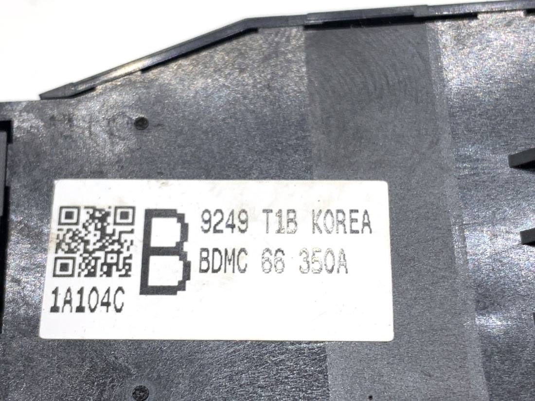 Блок кнопок склопідйомників Mazda 3 BDMC66350A — фото деталі 6
