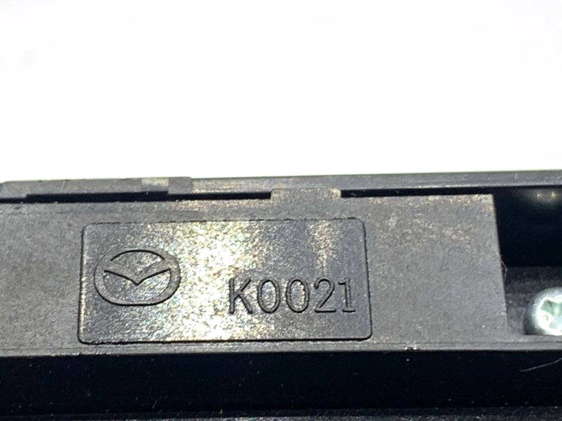 Блок кнопок склопідйомників Mazda 3 BDMC66350A — фото деталі 8