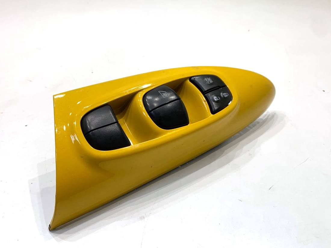 Блок кнопок склопідйомників Nissan Juke 25401-1KA5E