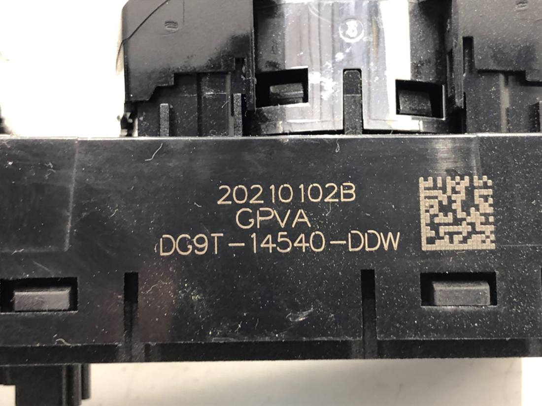 Блок кнопок склопідйомників Ford S-max DG9T-14540-DDW — фото деталі 4