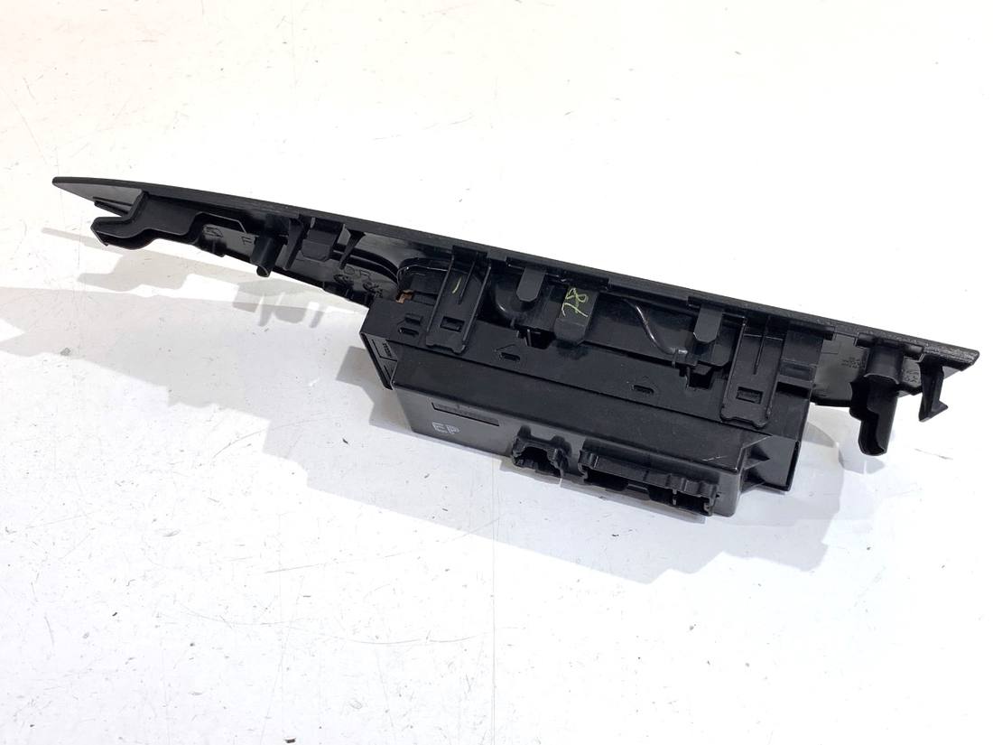 Блок кнопок стеклоподъемников Nissan Qashqai — фото детали 3