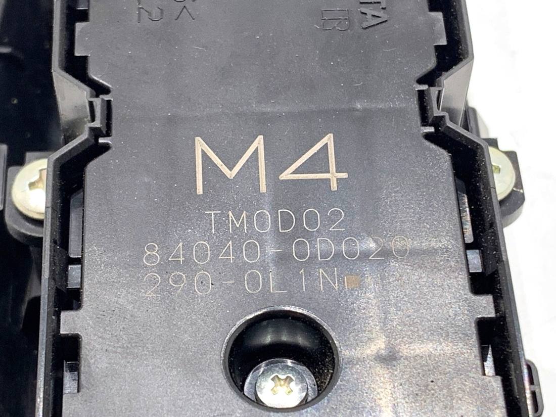 Блок кнопок склопідйомників Toyota Yaris 3 84040-0D020 — фото деталі 6