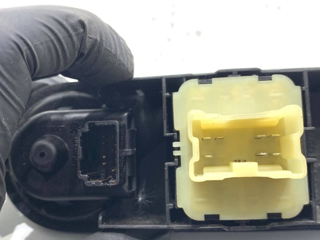Блок кнопок склопідйомників Renault Clio 809611667R — фото деталі 4