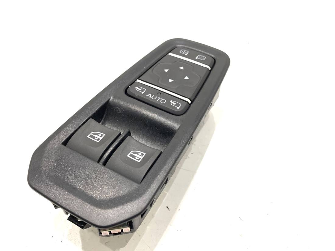 Блок кнопок склопідйомників Renault Trafic 255702886R