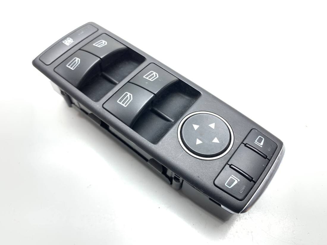 Блок кнопок склопідйомників Mercedes A W176 A1669054300 — фото деталі 2