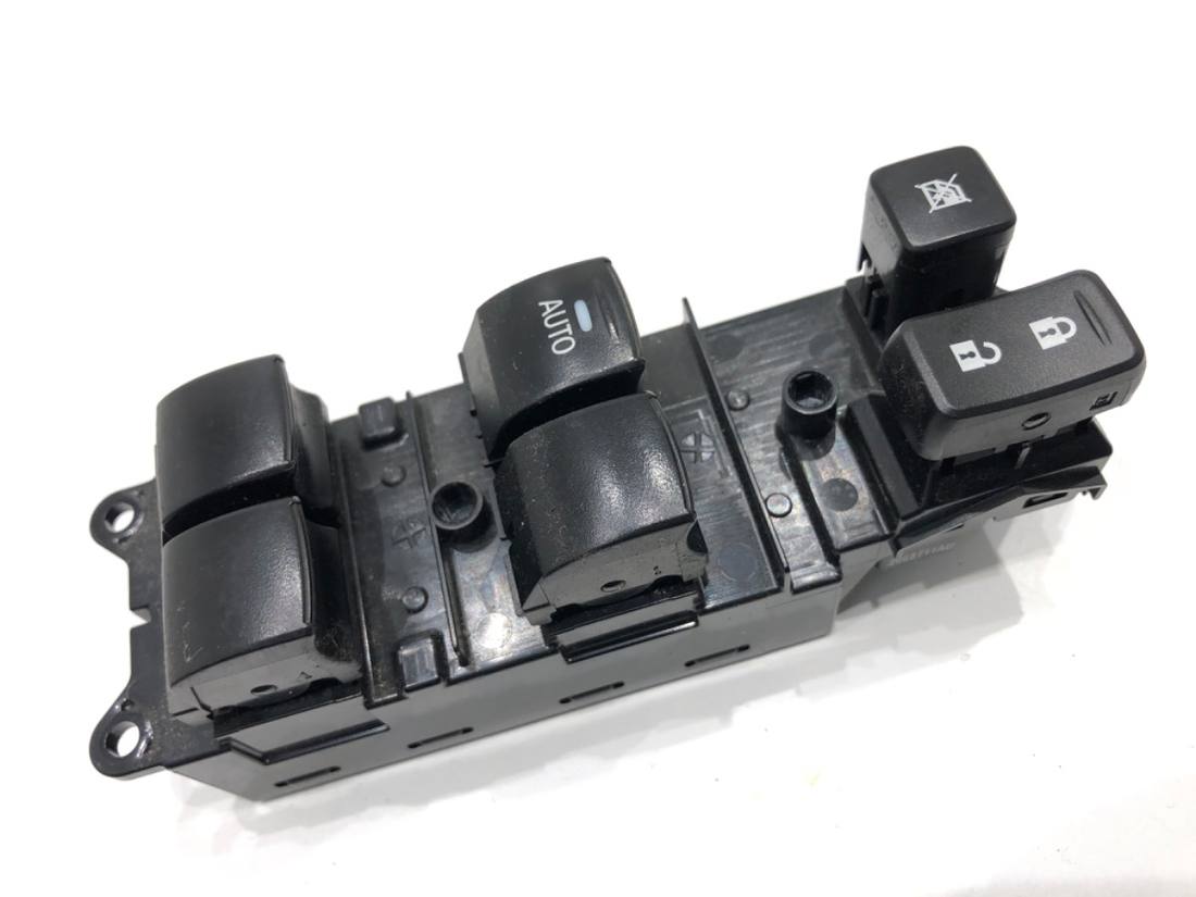 Блок кнопок стеклоподъемников Mitsubishi Eclipse 8608A323