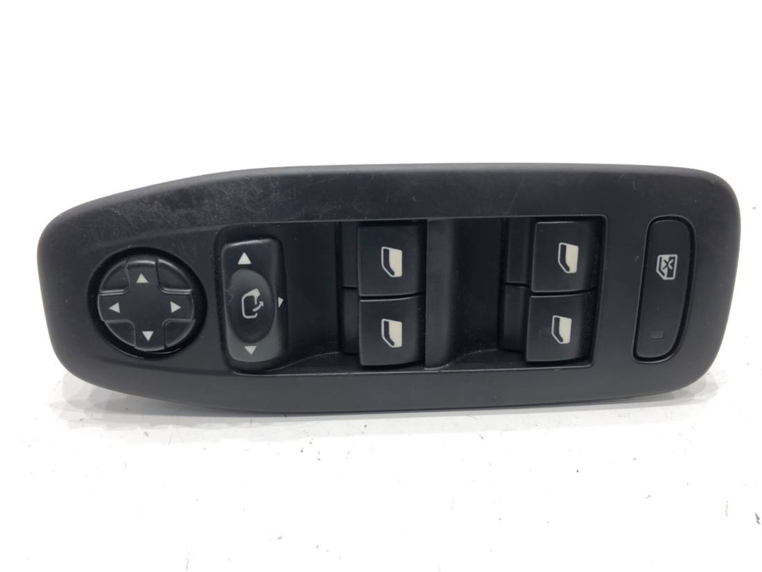 Блок кнопок склопідйомників Peugeot 2008 96749624ZD