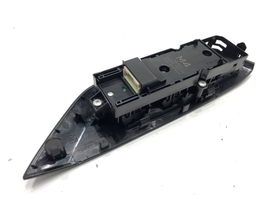 Блок кнопок склопідйомників Toyota Yaris 4 84040-0D020 — фото деталі 3
