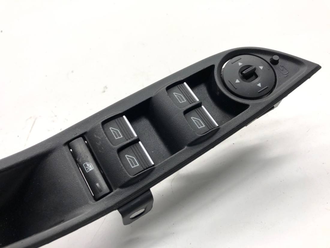 Блок кнопок склопідйомників Ford Focus F1ET-14A132-CC — фото деталі 2