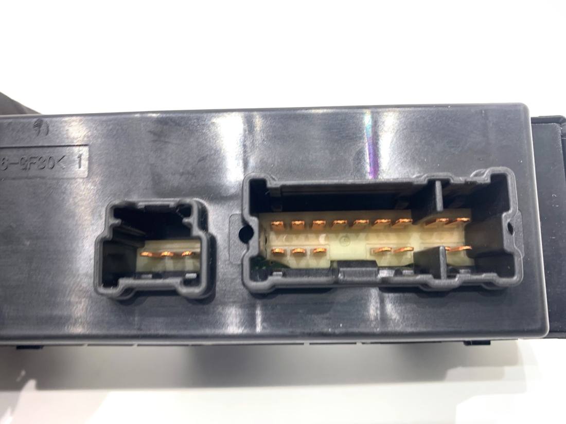 Блок кнопок стеклоподъемников Nissan Qashqai — фото детали 4