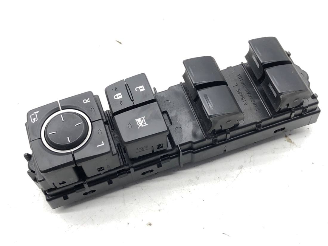 Блок кнопок стеклоподъемников Lexus IS 84040-53230
