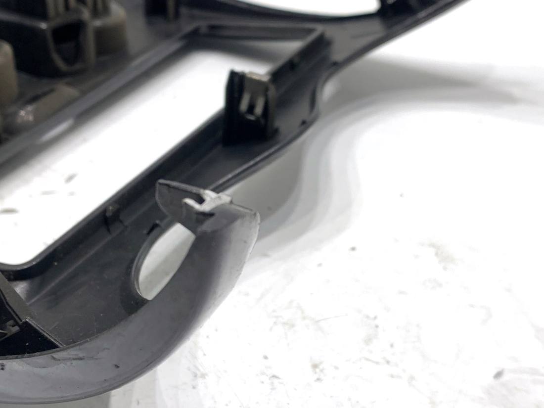 Блок кнопок стеклоподъемников Dacia Duster 8200739438 — фото детали 4