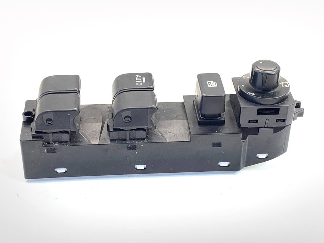Блок кнопок склопідйомників Mazda 3 BHR966350A — фото деталі 2