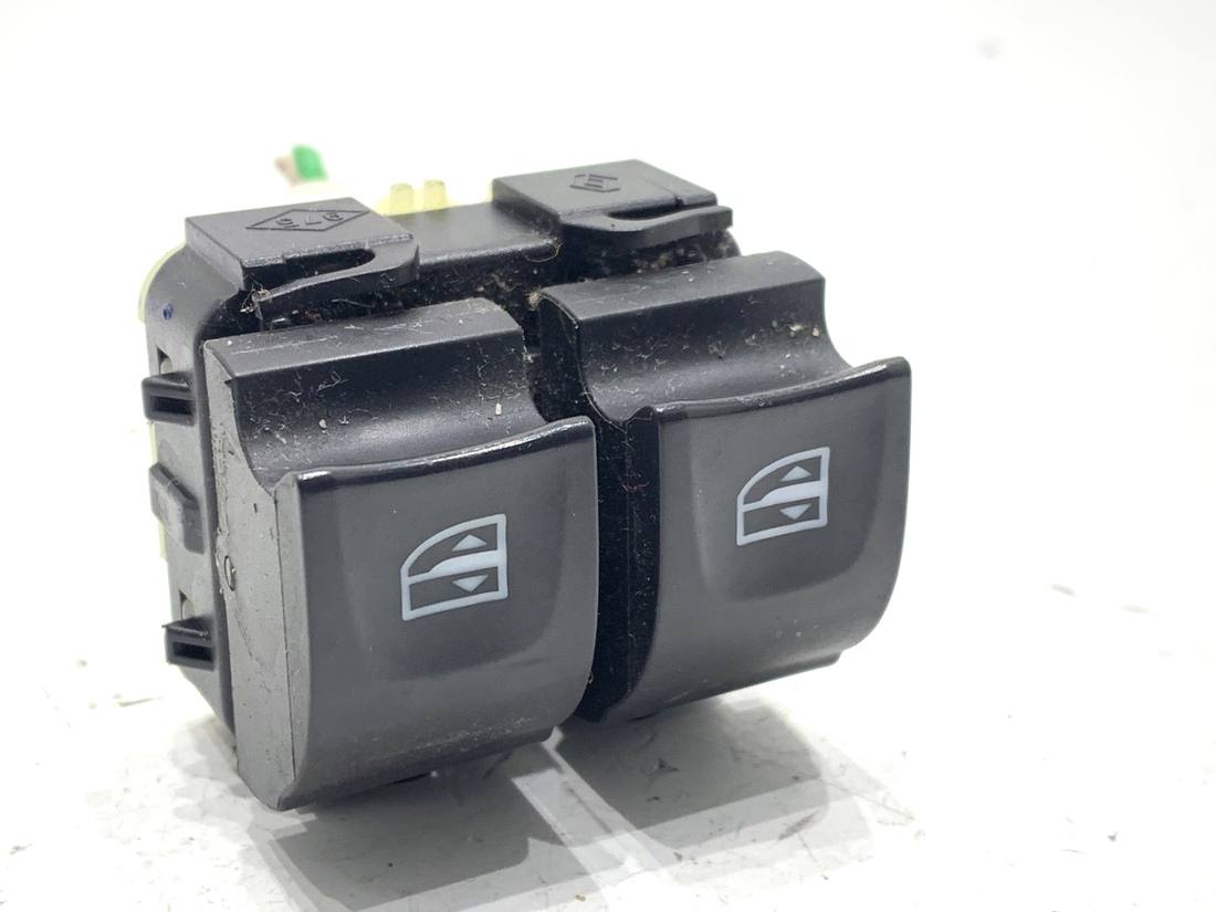 Блок кнопок склопідйомників Renault Clio 254116044R