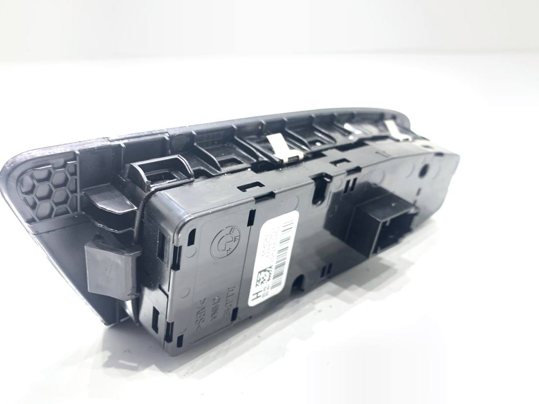 Блок кнопок склопідйомників BMW 5 G30 7941997 — фото деталі 2