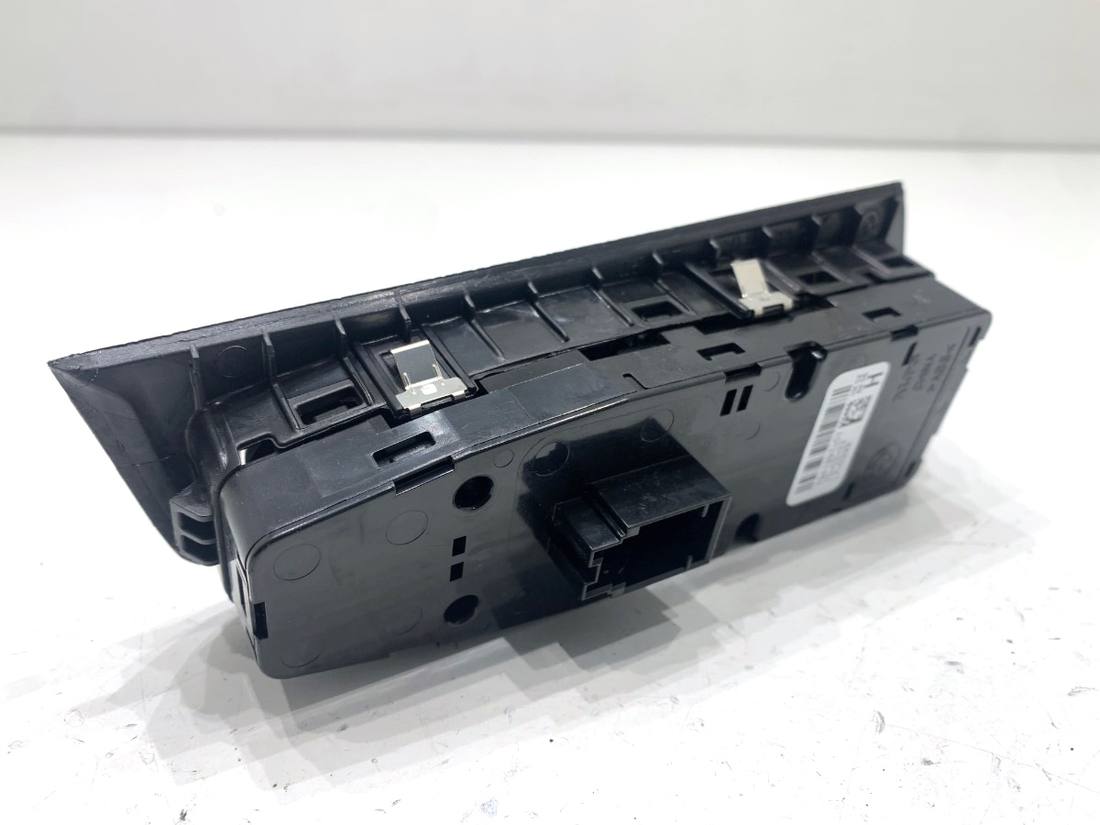 Блок кнопок склопідйомників BMW 5 G30 7941997 — фото деталі 3