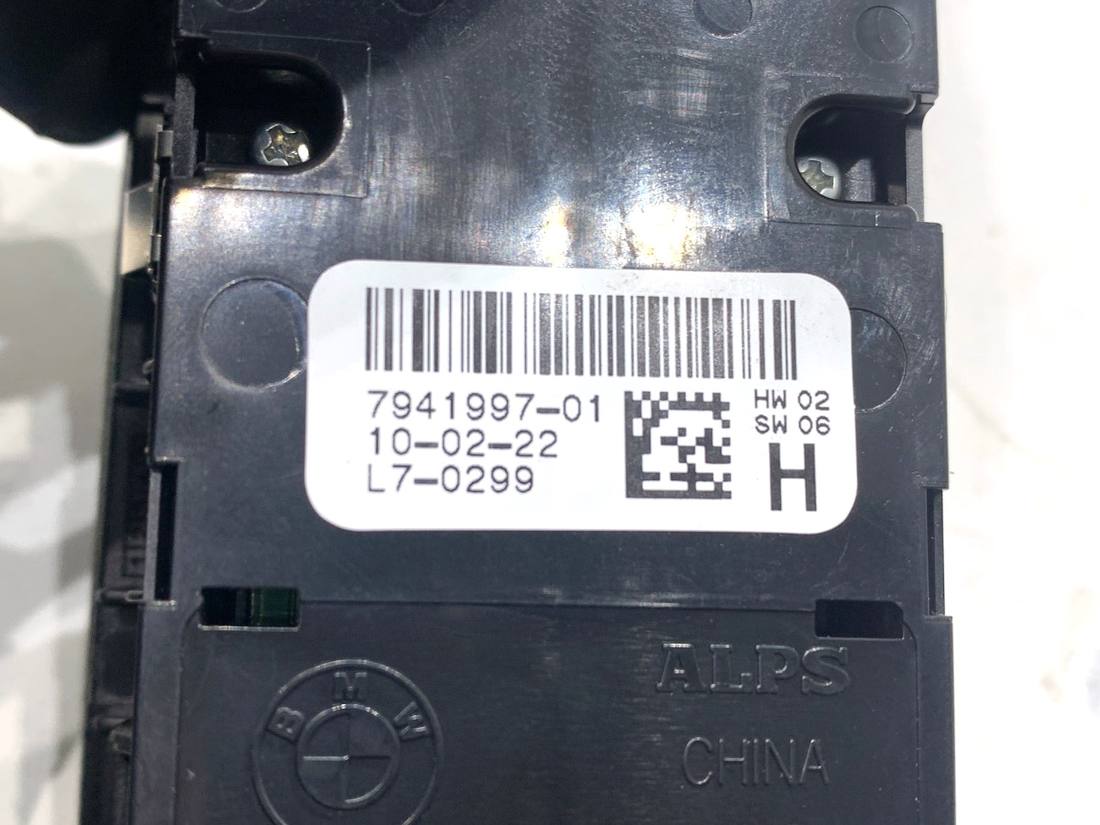 Блок кнопок склопідйомників BMW 5 G30 7941997 — фото деталі 5