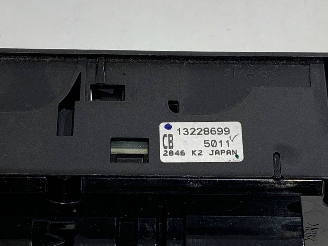 Блок кнопок склопідйомників Opel Astra H 13228699 — фото деталі 5