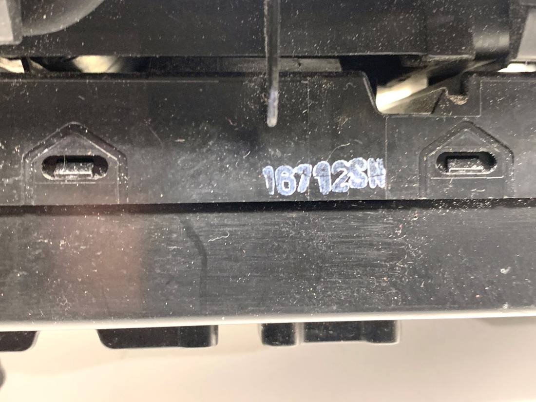 Блок кнопок склопідйомників Nissan Pulsar 80961-3ZL0A — фото деталі 5